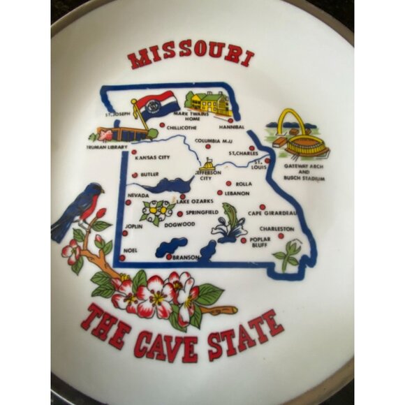 Missouri " The Cave State" 8 Inch, Silver Rimmed Souvenir Plate - Picture 2 of 4